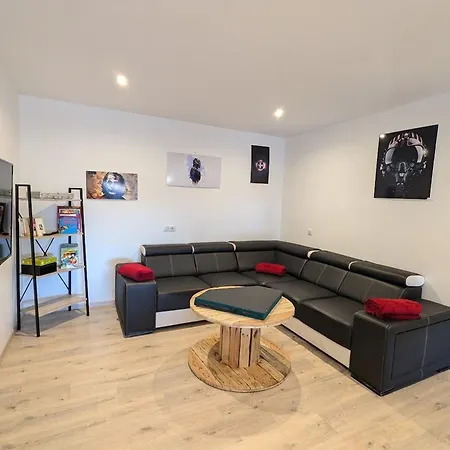 Holiday home Grande Maison 10 Pers. Avec Bain Nordique Et Jeux Pres Des Vosges - Fr-1-589-773