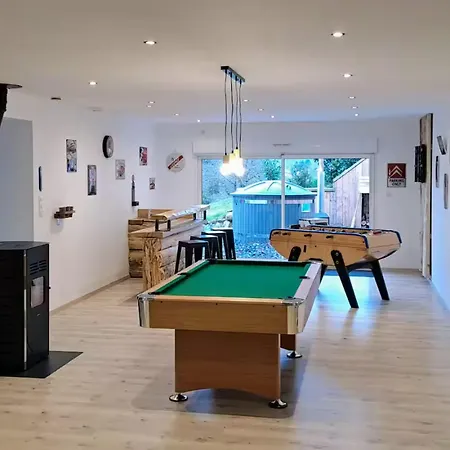 Grande Maison 10 Pers. Avec Bain Nordique Et Jeux Pres Des Vosges Fremifontaine